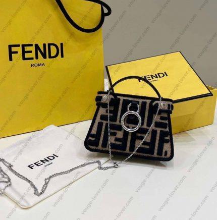 Сумочка Fendi Peekaboo